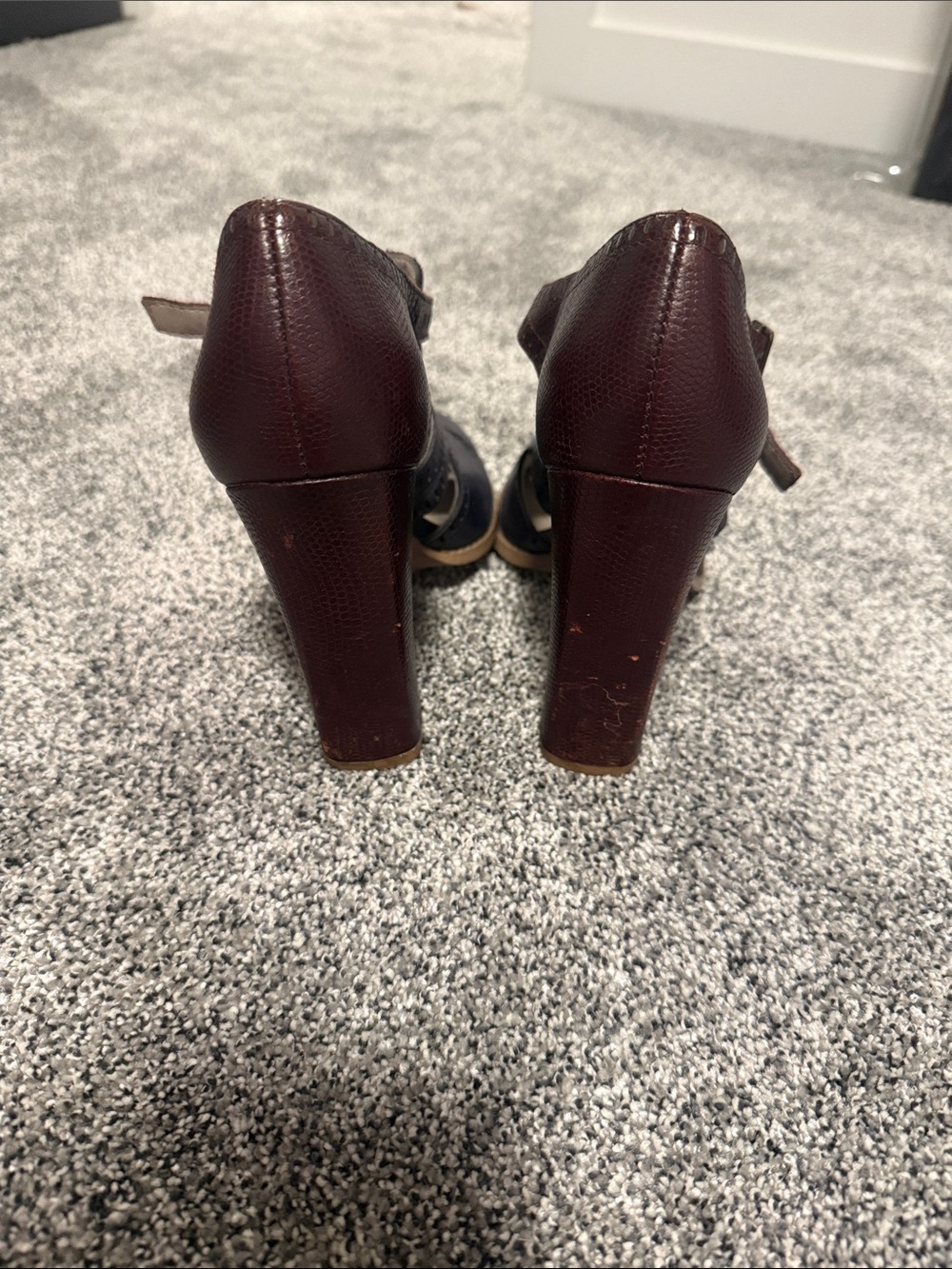 Hinge Heels - Picture 2 of 5